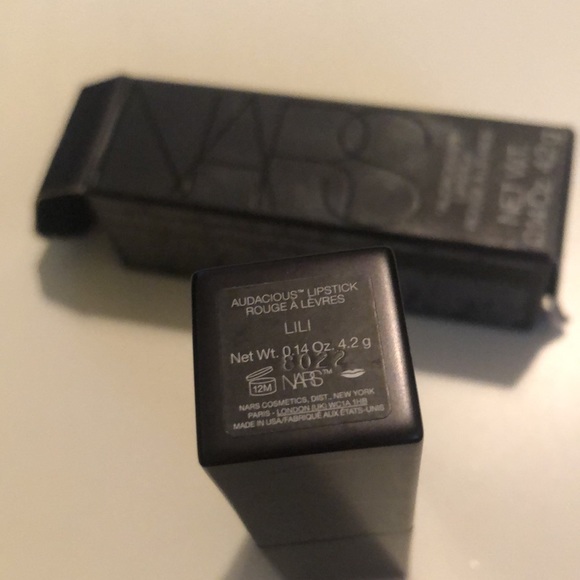NARS Lipstick in LILI - Picture 7 of 7